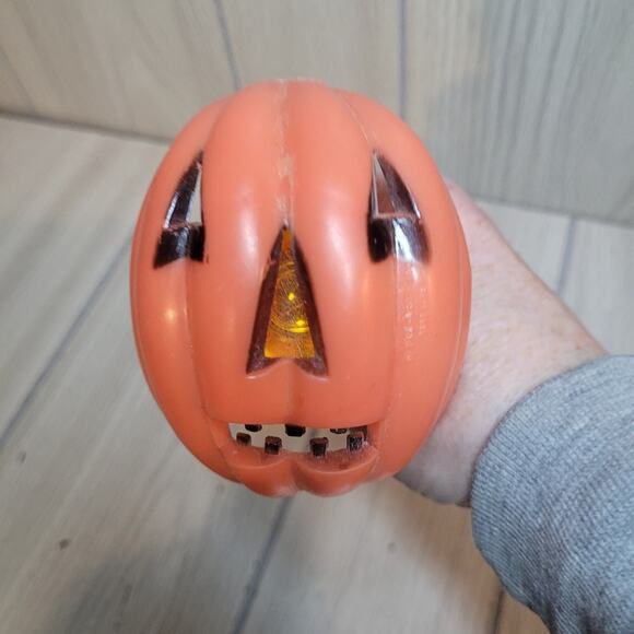Vtg Orange Jack-O'-Lantern Flash Light Halloween Pumpkin Blowmold Light - Picture 3 of 4